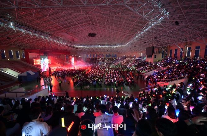 청소년 송년 페스티벌 공연